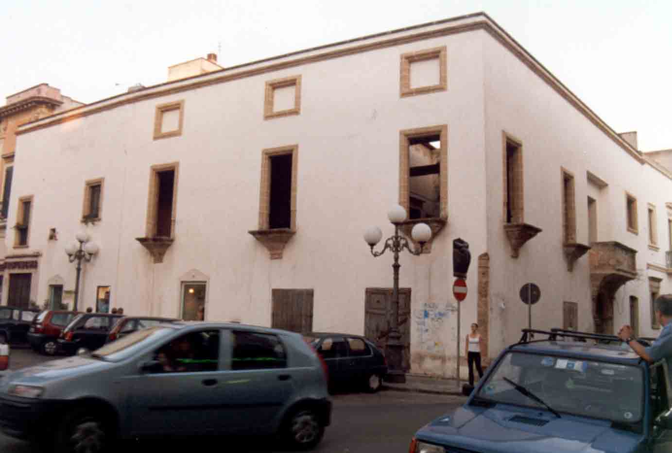 Casarano - ristrutturazione  Filograna in Piazza Diaz