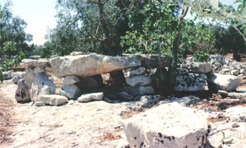 Dolmen Caroppo I  (Corigliano d' Otranto).