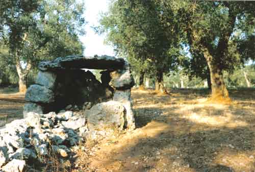 Dolmen di Santa Barbara - Vista da WSW